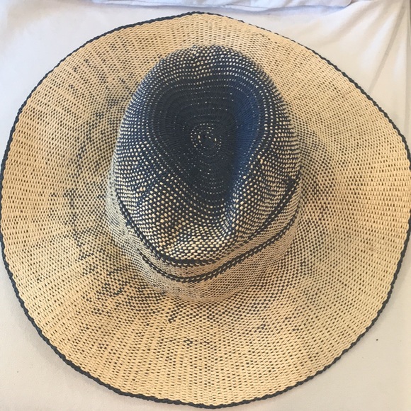 Straw Hat - Picture 3 of 4